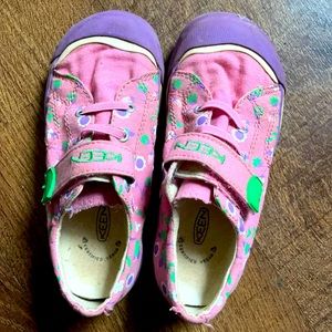 Keen girl’s sneaker size 10